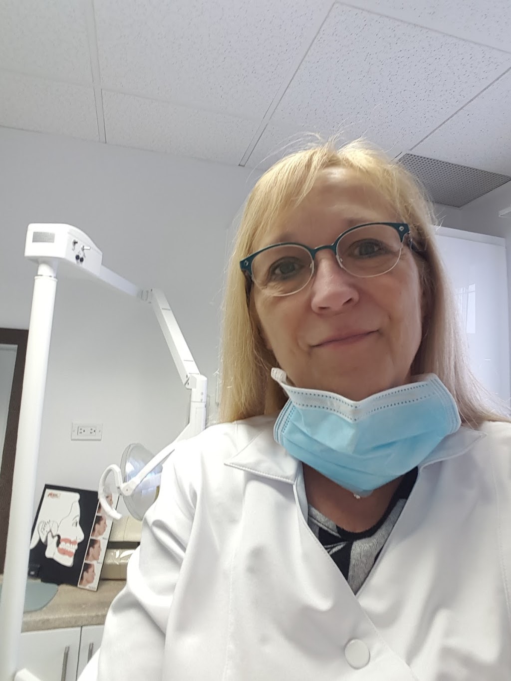 Monique Gagnon Denturologiste Rue Adoncour Longueuil Qc J G M