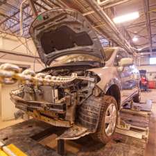 Contant centre de collision. | 180 Rue Moreau, Saint-Jean-sur-Richelieu, QC J2W 2M4, Canada