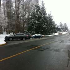 Beacon Hill Park Angle Parking | 210 Douglas St, Victoria, BC V8V 2P2, Canada