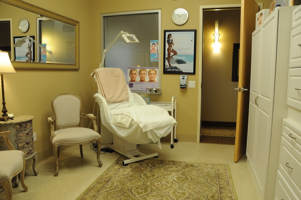 Royal Centre of Plastic Surgery | 22 Quarry Ridge Rd, Barrie, ON L4M 7G1, Canada | Phone: (705) 726-2800