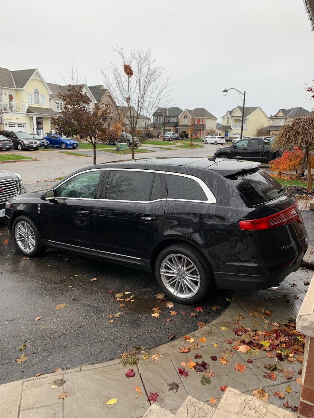 Mr Limo transportation services inc. | 139 Allworth Crescent, Bowmanville, ON L1C 0B4, Canada | Phone: (416) 948-3529