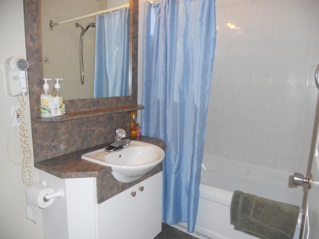 Motel Normandie | 1111 Boulevard Saint Laurent O, Louiseville, QC J5V 2L4, Canada | Phone: (819) 228-5541
