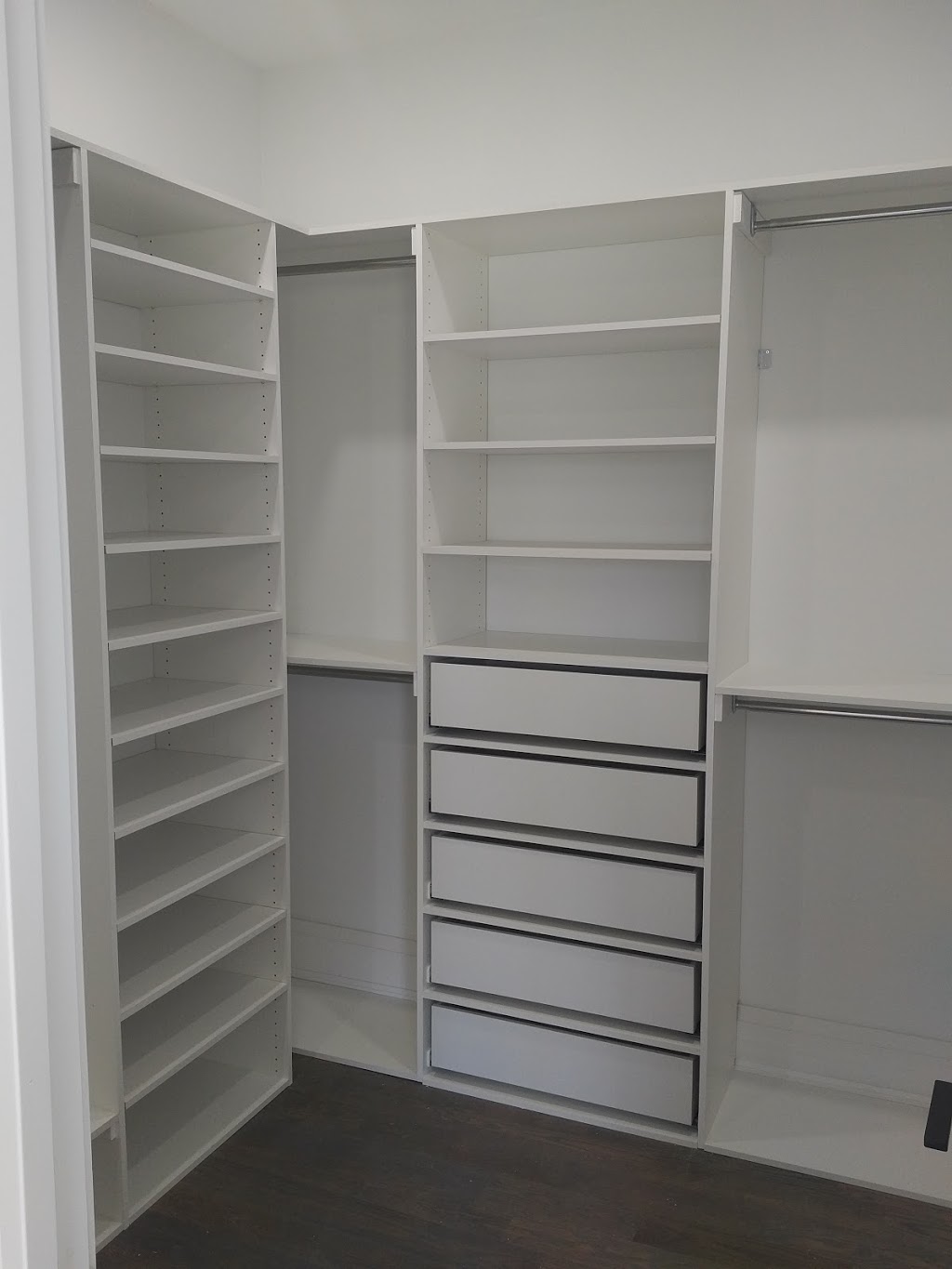 Nikhil-closets | Solidarity Ct, Brampton, ON L6Y 0L5, Canada | Phone: (647) 299-9427