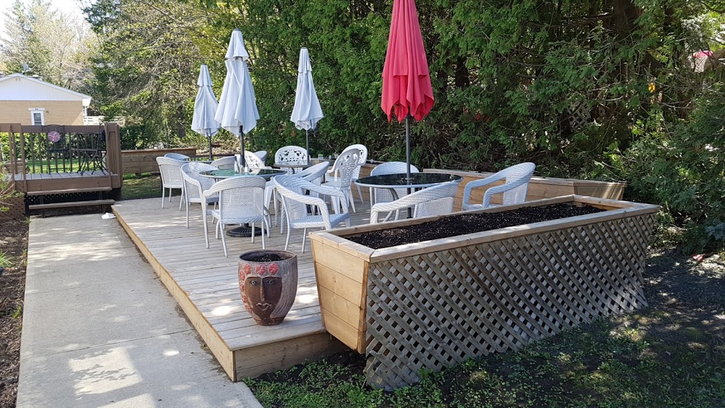 Café Boulangerie du Village | 678 Chemin de Ste Anne des Lacs, Sainte-Anne-des-Lacs, QC J0R 1B0, Canada | Phone: (450) 643-0317
