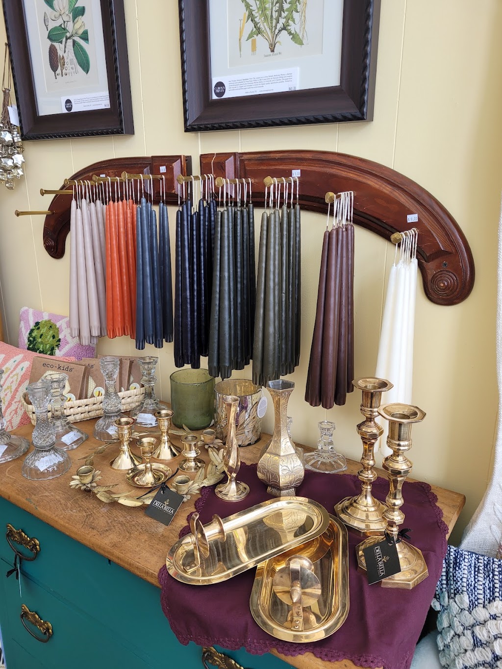 Della Bella Boutique | 250 Queen St N, Paisley, ON N0G 2N0, Canada | Phone: (519) 827-6643