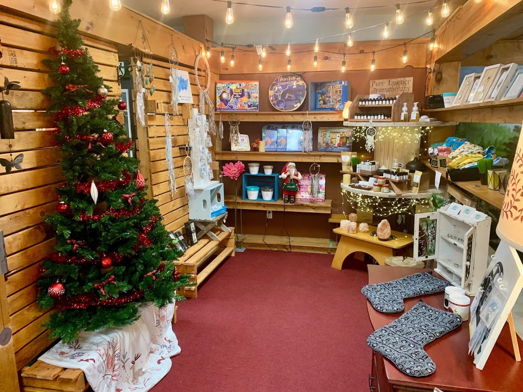 Curious Bear Market-place | 5584 ON-35, Fenelon Falls, ON K0M 1N0, Canada | Phone: (705) 887-2220