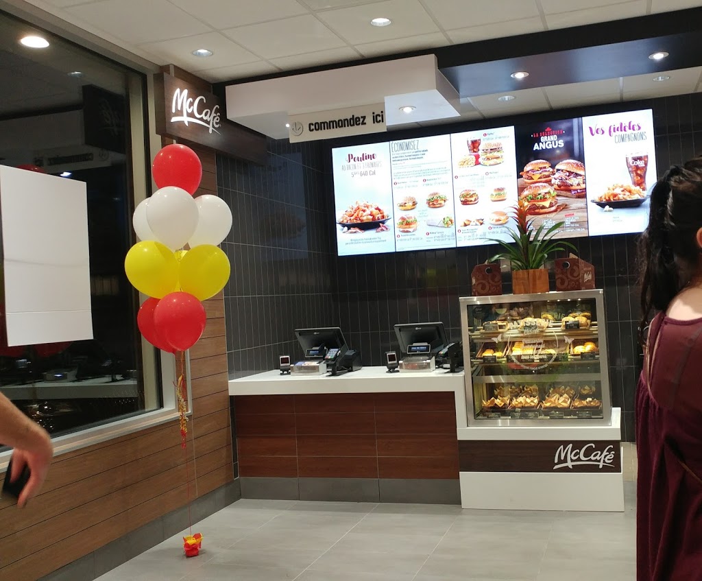 McDonalds | 2577 Ave Royale, Quebec City, QC G1C 1S3, Canada | Phone: (418) 664-0632