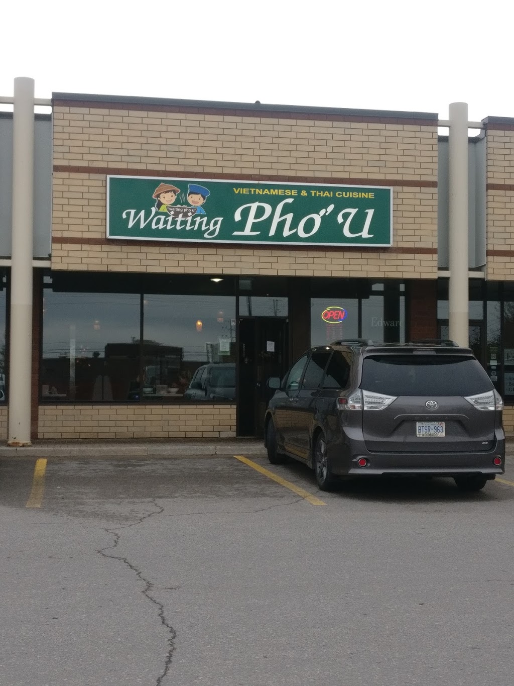 Waiting Phở U | 181 Livingstone St E unit 22, Barrie, ON L4M 6Z4, Canada | Phone: (705) 252-2705