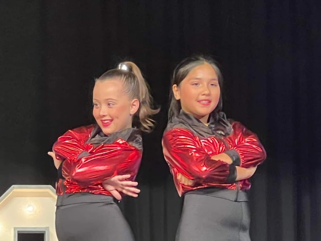 Studio De Danse Pure Motion Dance Studio | 267 Dorval Ave, Dorval, QC H9S 1C5, Canada | Phone: (438) 321-0228