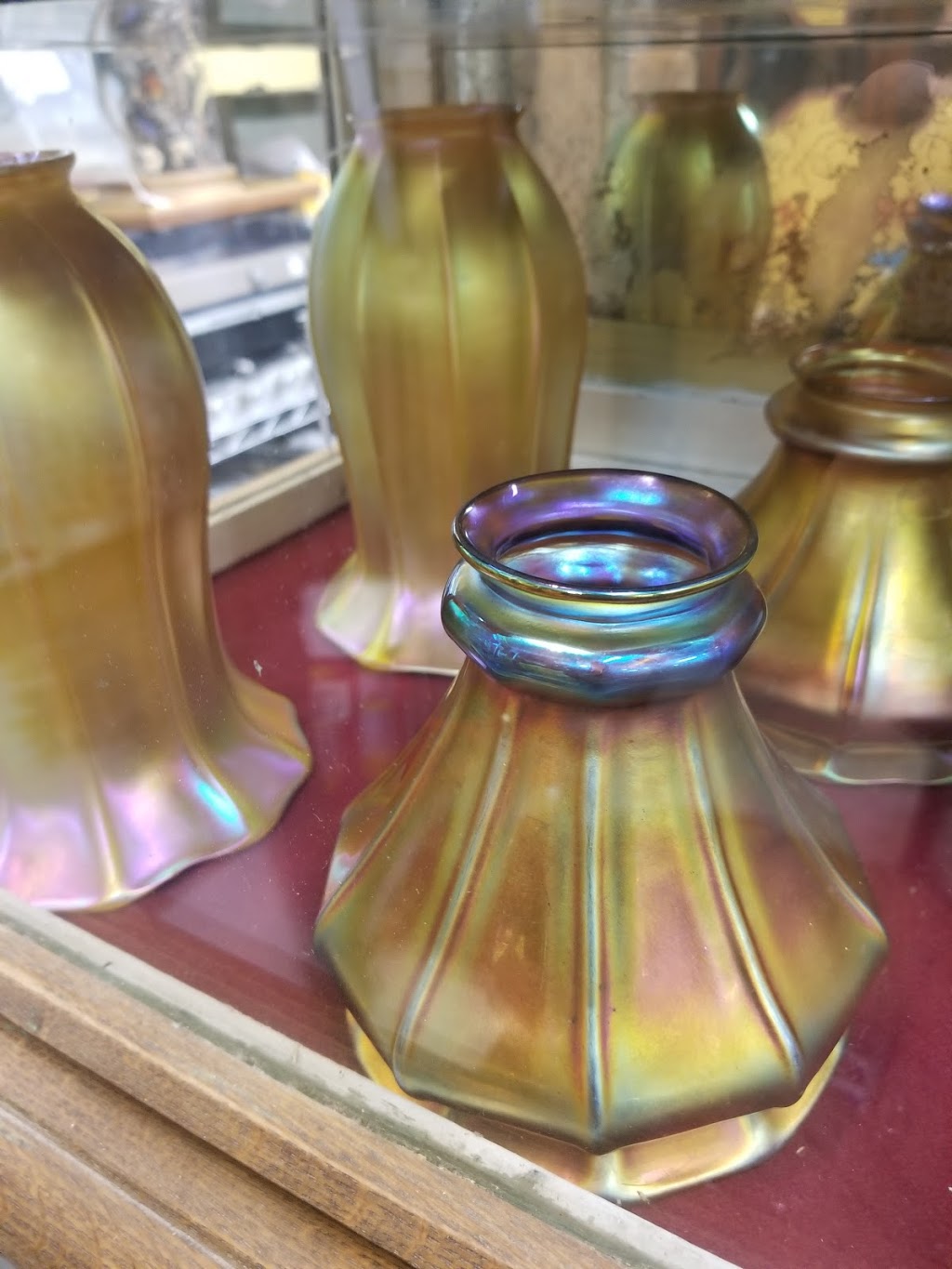 Roberts Antiques | 321 Ottawa St N, Hamilton, ON L8H 3Z8, Canada | Phone: (905) 681-6174