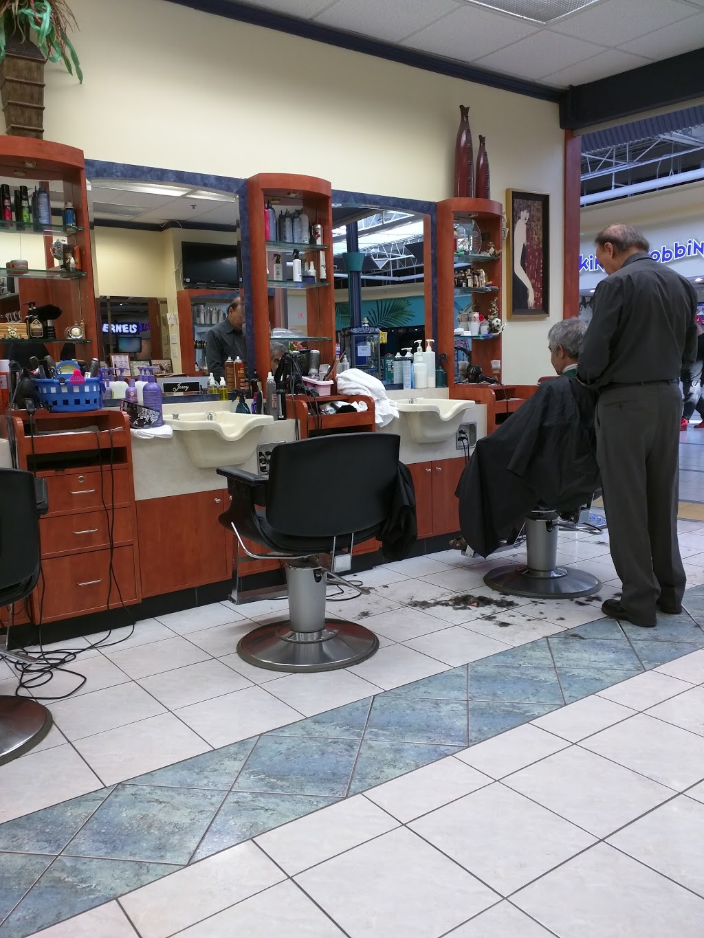 The Haircutting Centre Barber | 1250 S Service Rd, Mississauga, ON L5E 1V4, Canada | Phone: (905) 278-5814