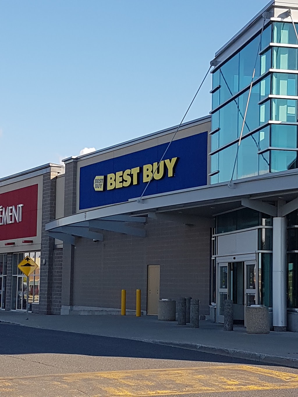 Best Buy | 850 Rue Hains, Drummondville, QC J2C 5N9, Canada | Phone: (819) 472-1817