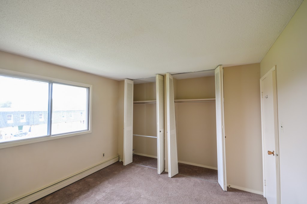 Quappelle Village I & II | 41 Munroe Pl #22, Regina, SK S4S 6A7, Canada | Phone: (306) 751-2270