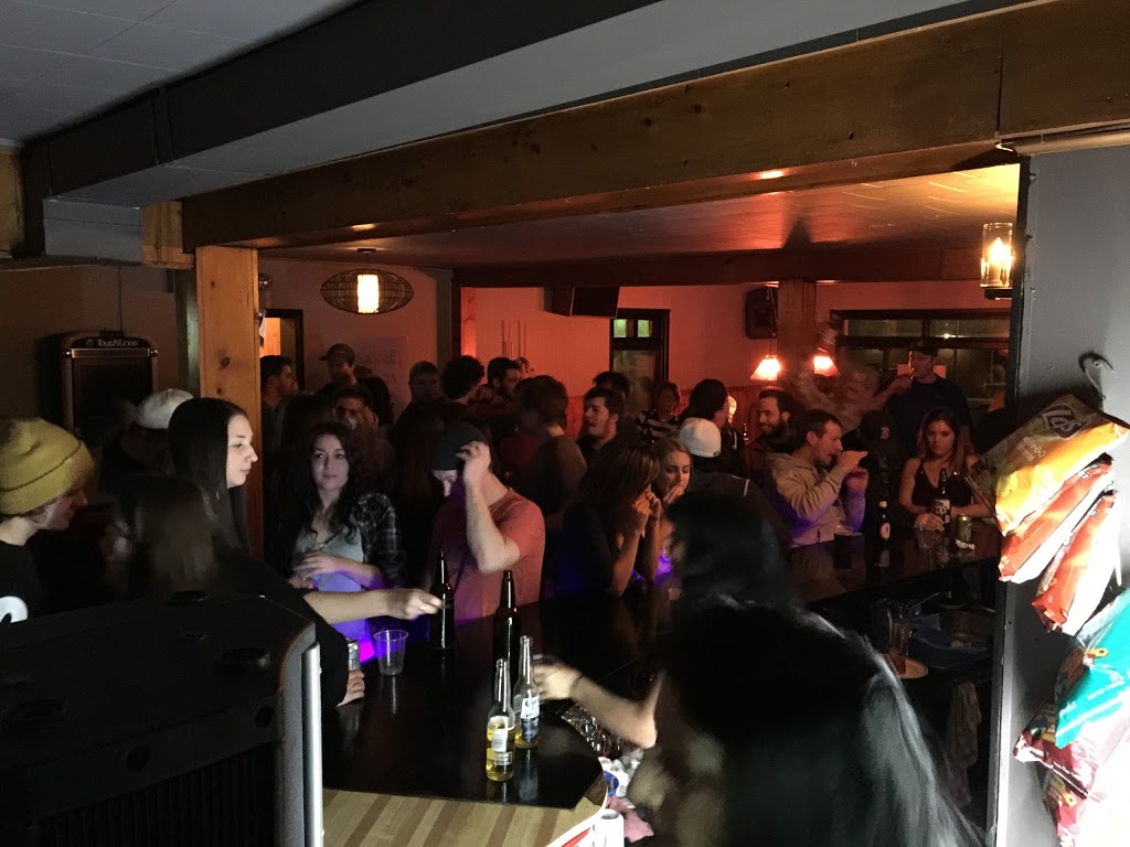 Bar Belle Plage | 890 Rte Marie-Victorin, Deschaillons-sur-Saint-Laurent, QC G0S 1G0, Canada | Phone: (819) 292-1011