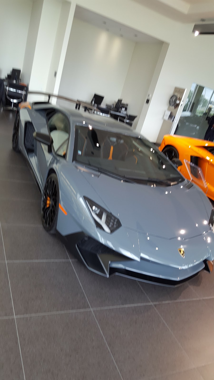 John Scotti Luxury Prestige | 16710 Route Transcanadienne, Kirkland, QC H9H 4M7, Canada | Phone: (514) 735-0555