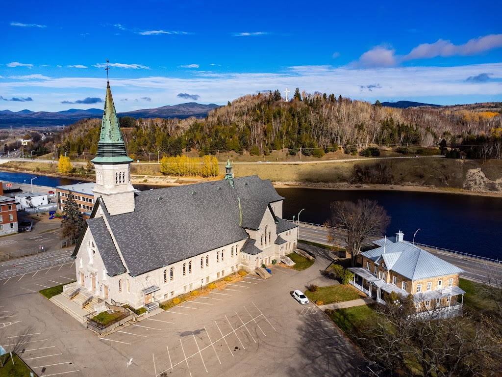 Presbytere La Malbaie-Cap-A-L | 353 Rue St Étienne, La Malbaie, QC G5A 1T8, Canada | Phone: (418) 665-3935