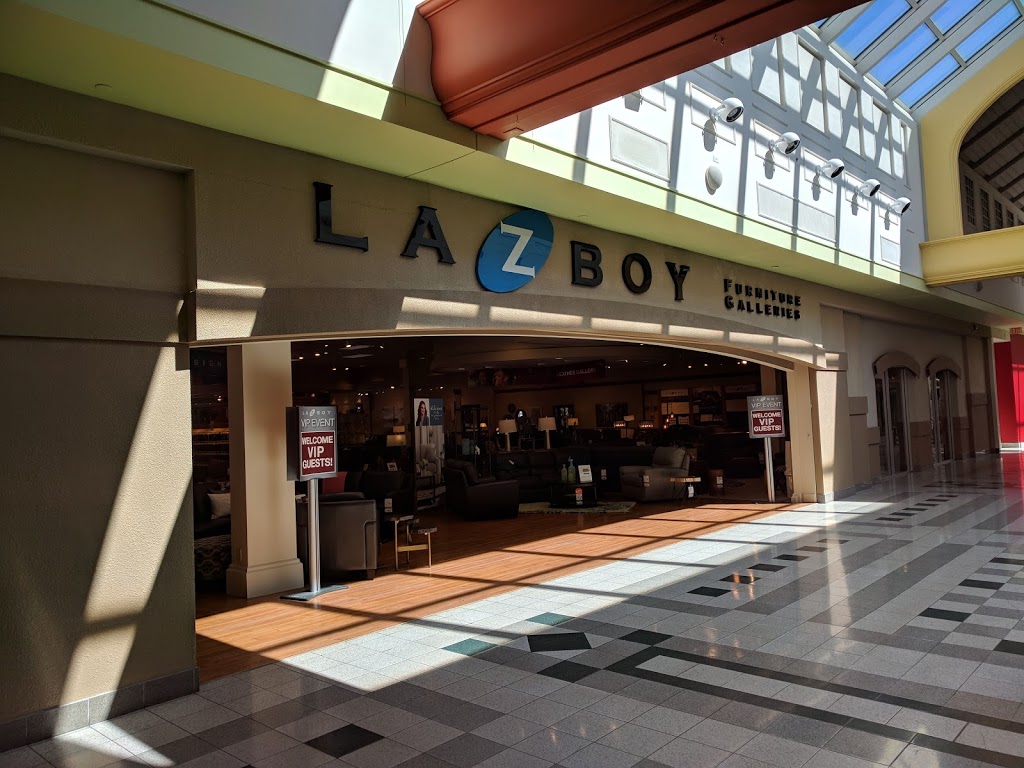 La-Z-Boy Furniture Galleries | 5111 Northland Dr NW, Calgary, AB T2L 2J8, Canada | Phone: (403) 253-1000