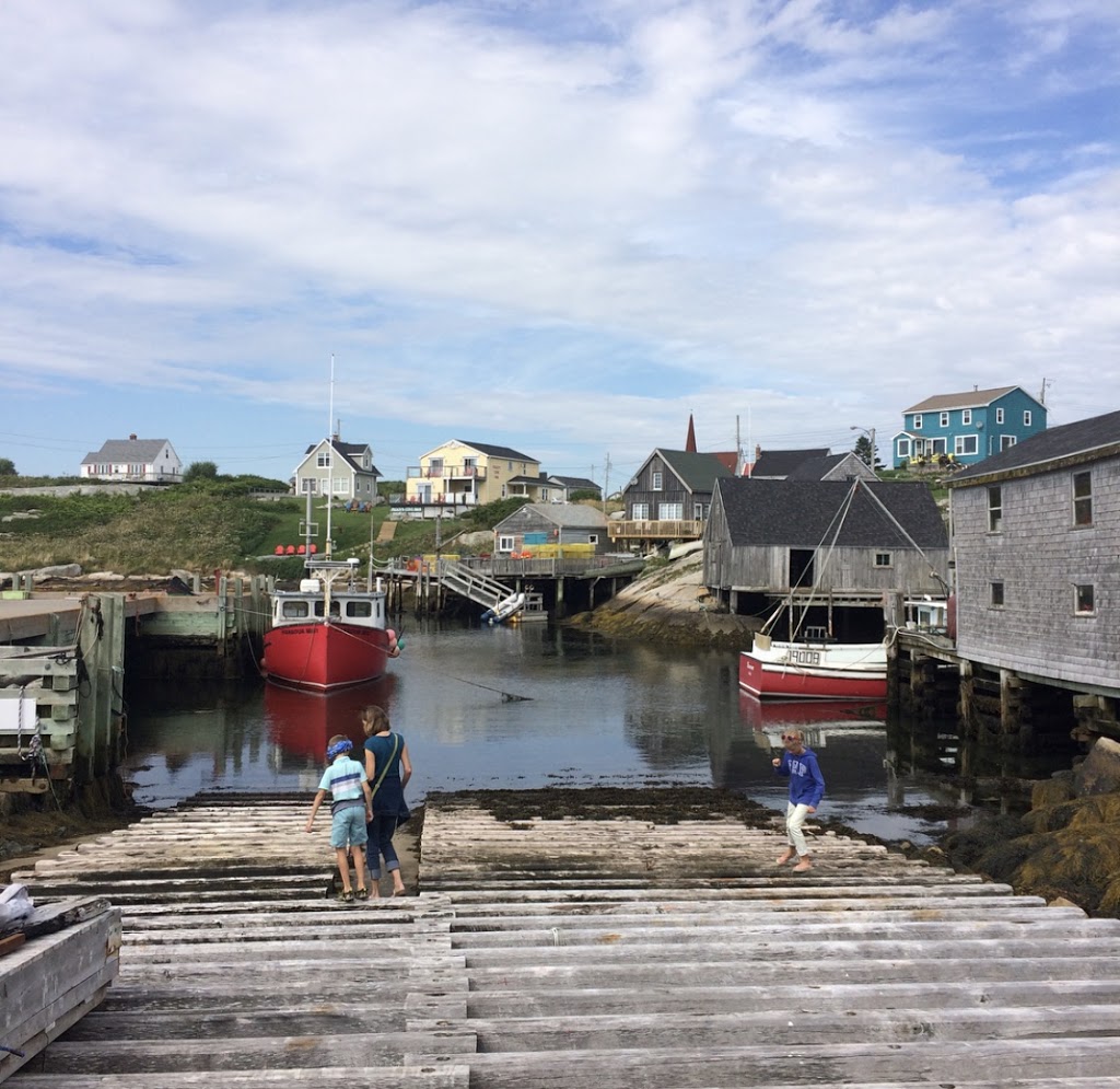 Peggy’s Cove | Peggys Point Lighthouse, 185 Peggys Point Rd, Peggys Cove, NS B3Z 3S1, Canada