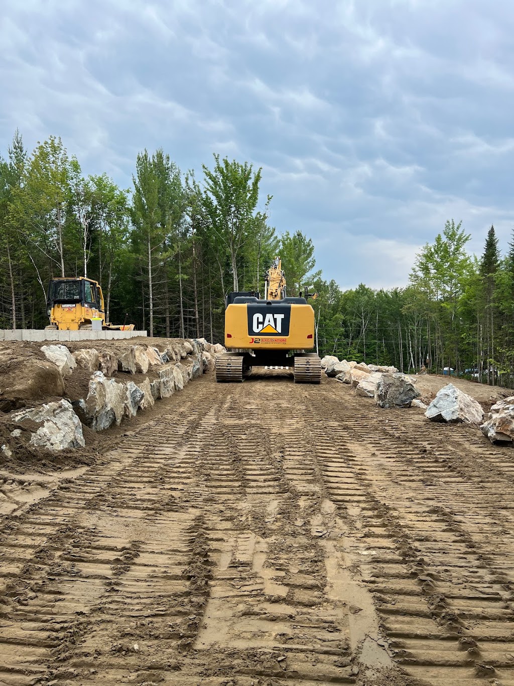 J2 excavation inc. | 690 Rue Vincent-Sicari, Sainte-Julienne, QC J0K 2T0, Canada | Phone: (514) 246-8112