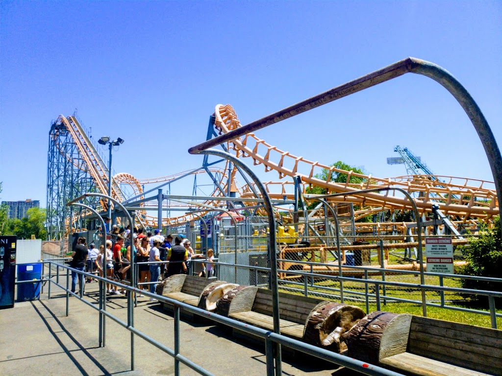 La Ronde | 22 Chemin Macdonald, Montréal, QC H3C 6A3, Canada | Phone: (514) 397-2000