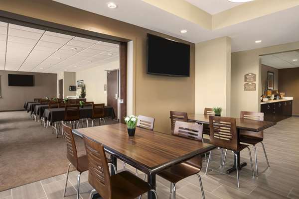 Microtel Inn & Suites by Wyndham Weyburn | 88 Grace St, Weyburn, SK S4H 3N9, Canada | Phone: (306) 842-5700