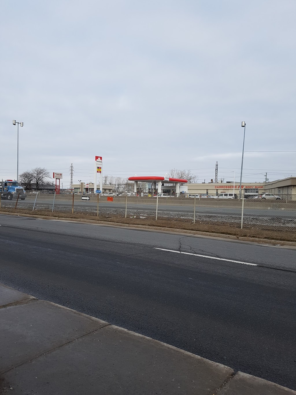 Petro-Canada | 995 Boulevard Montréal-Toronto, Dorval, QC H9S 1A2, Canada | Phone: (514) 631-8763