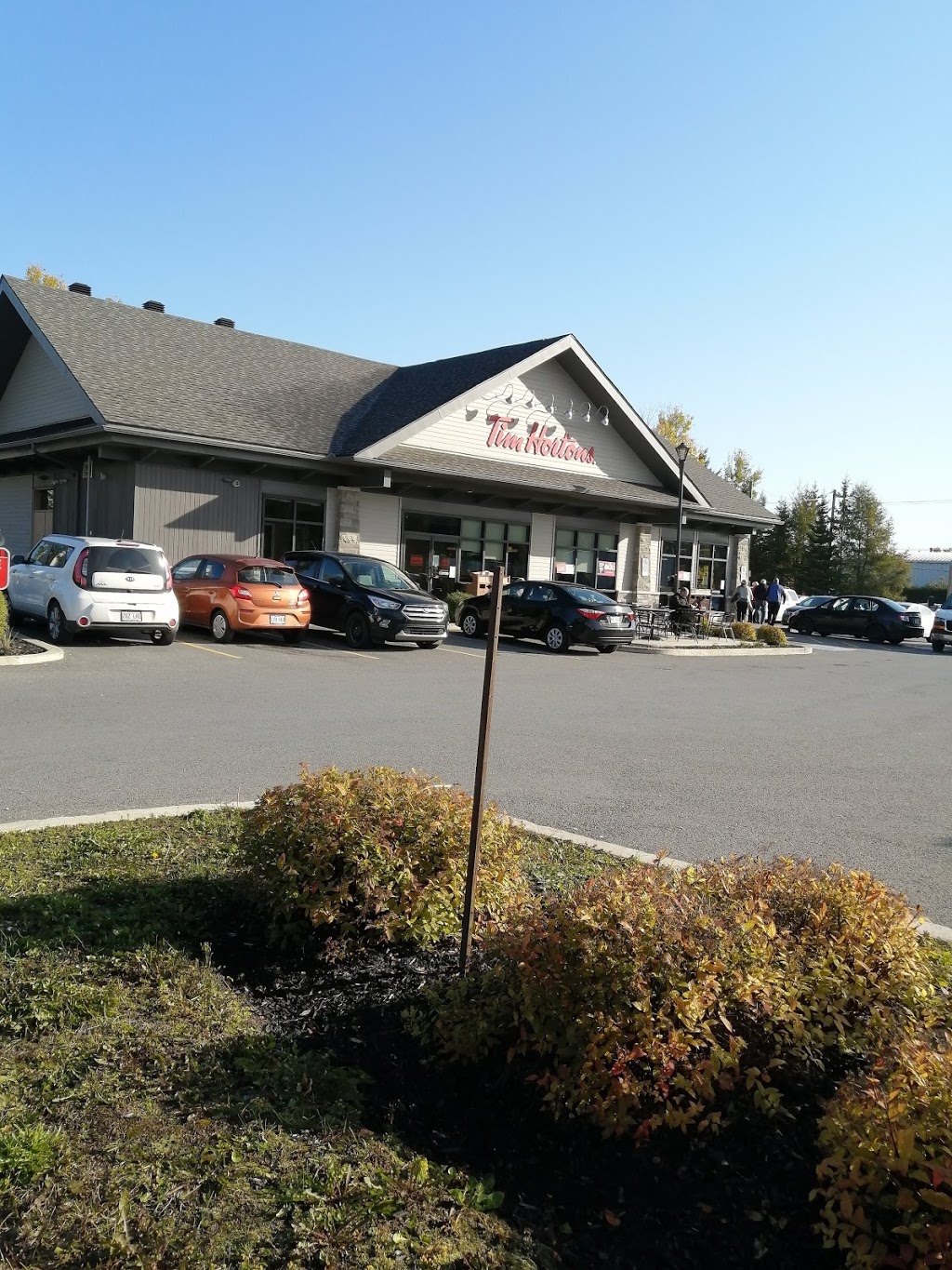 Tim Hortons | 180 Rue de Saint Jovite, Mont-Tremblant, QC J8E 2Z9, Canada | Phone: (819) 425-9271
