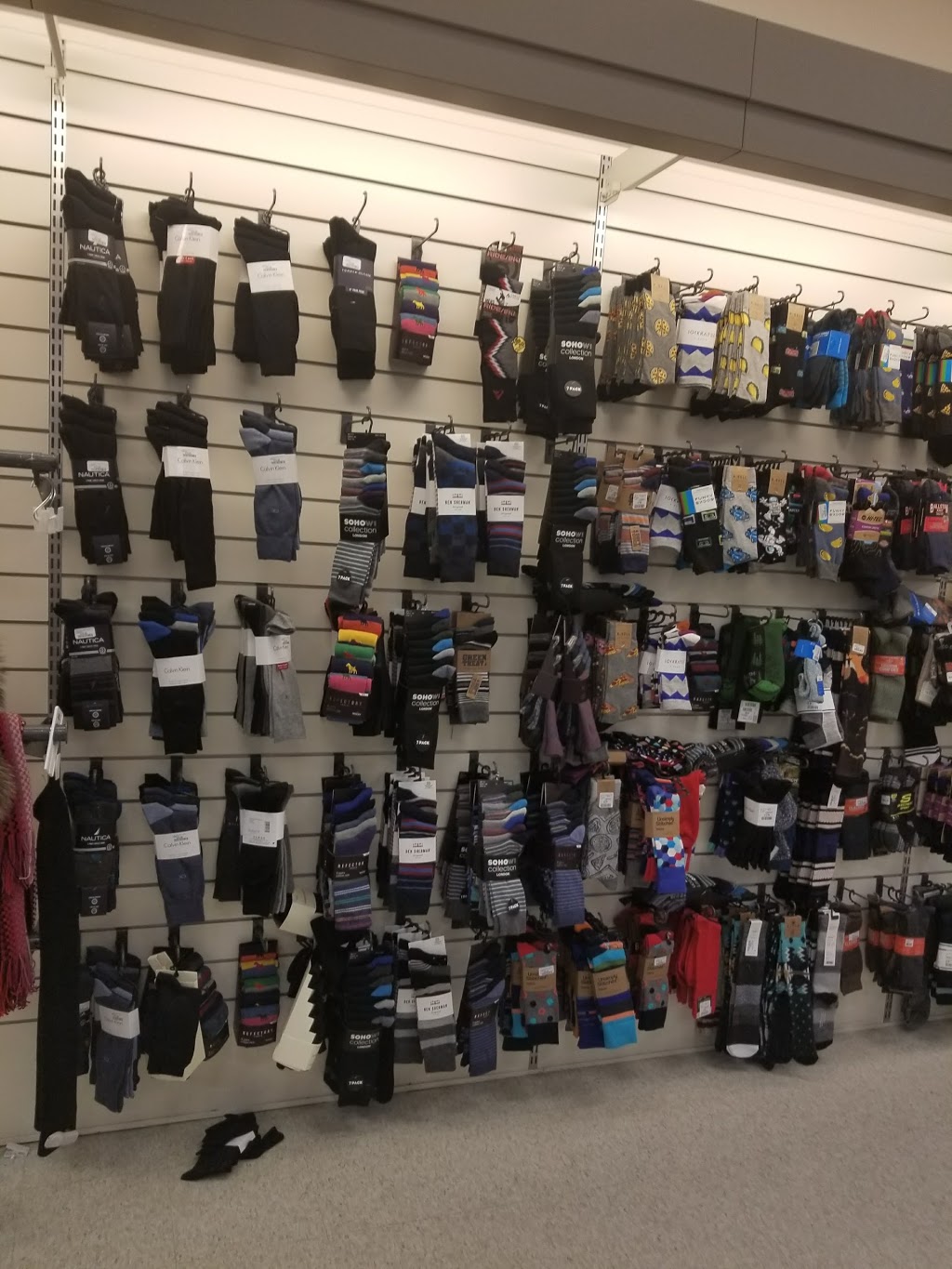 Winners | 499 Main St S, Brampton, ON L6Y 1N7, Canada | Phone: (905) 457-1552