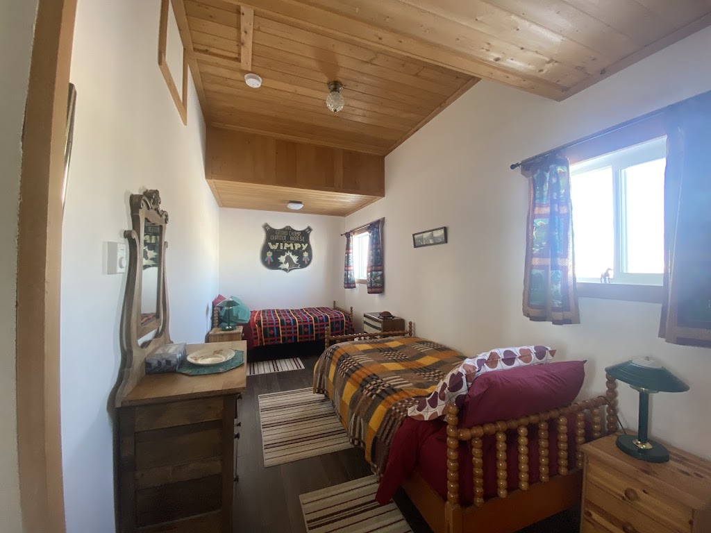 Dungarvan Creek Bed & Breakfast | 3225 AB-6, Twin Butte, AB T0K 2J0, Canada | Phone: (403) 627-4764