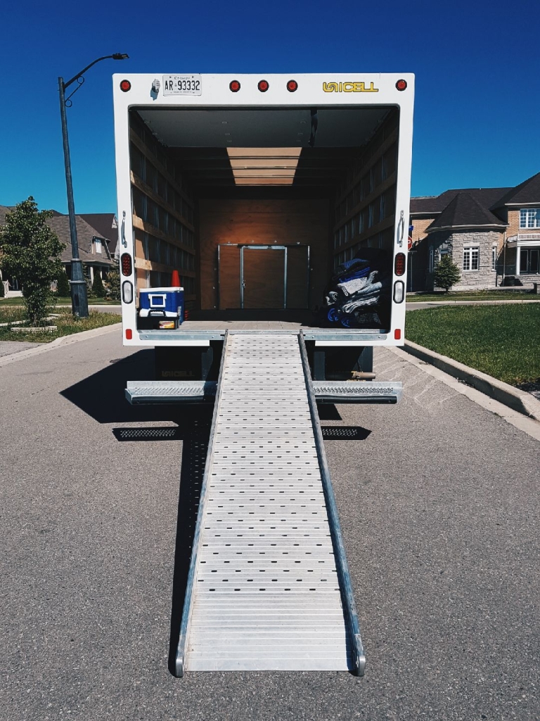 MUSKOKA MOVERS | Mississauga, ON L5N 0J1, Canada | Phone: (289) 937-6027