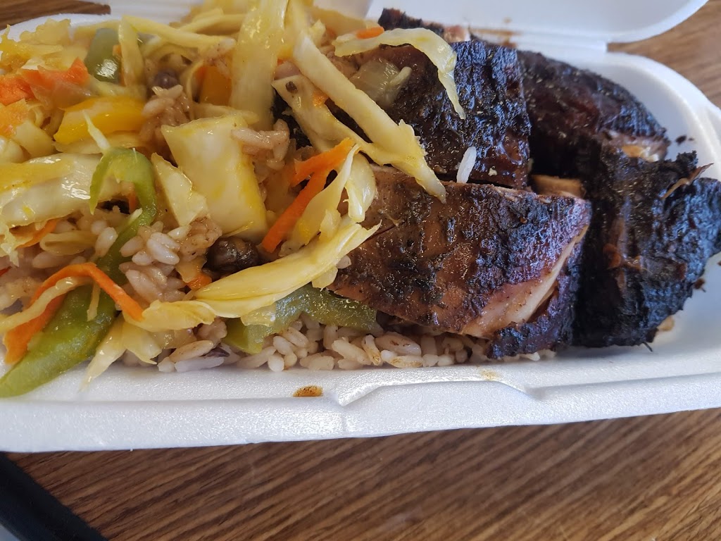 Caribbean Splash | 2414 Eglinton Ave E, Scarborough, ON M1K 2P3, Canada | Phone: (416) 752-2555