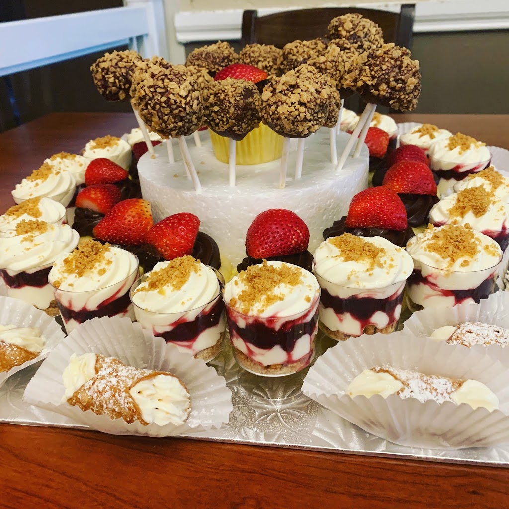 patisserie dolce francesco | Boul de Pierrefonds, Montréal, QC H9H 3P6, Canada | Phone: (514) 629-3634