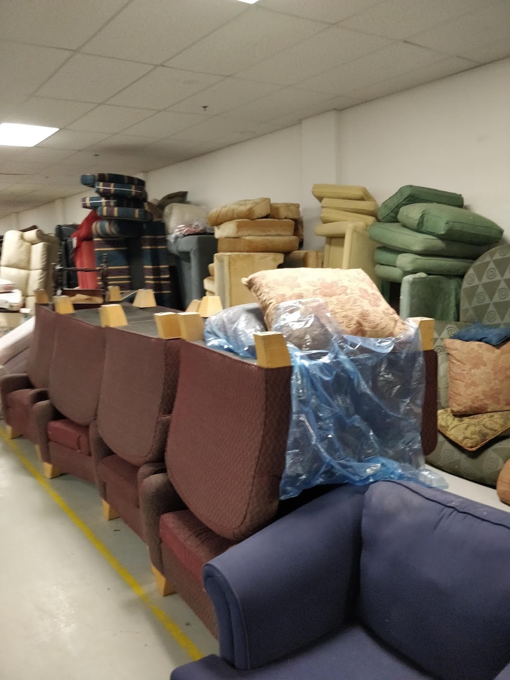JRCC Furniture Depot | 1416 Centre St Unit 6, Thornhill, ON L4J 8A1, Canada | Phone: (416) 222-7105