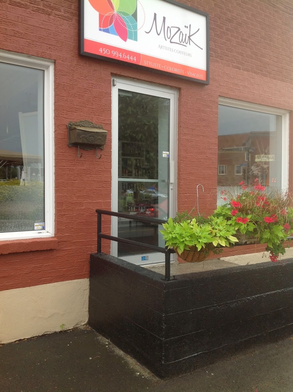 Mozaïk Artistes Coiffeurs | 55 Rue Mountain, Granby, QC J2G 6S3, Canada | Phone: (450) 994-6444