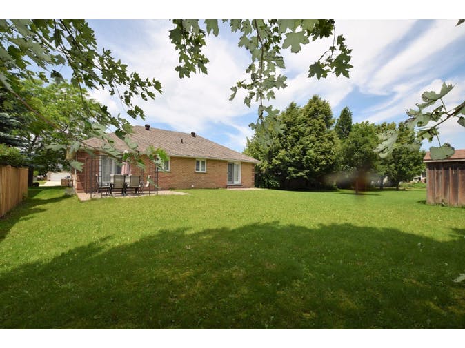 The Stafford House | 465 Stafford St, Port Elgin, ON N0H 2C1, Canada | Phone: (519) 832-2444