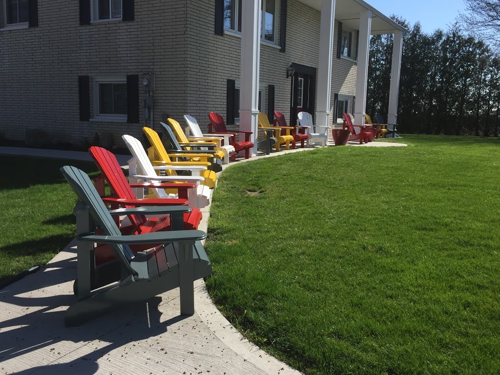 Sunny Day Chairs | 11312 Essex 8, Essex, ON N8M 2X6, Canada | Phone: (519) 919-9270