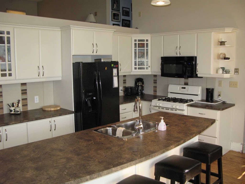 Barrie Kitchen Saver Inc. | 245 John St, Barrie, ON L4N 2L4, Canada | Phone: (705) 735-1068