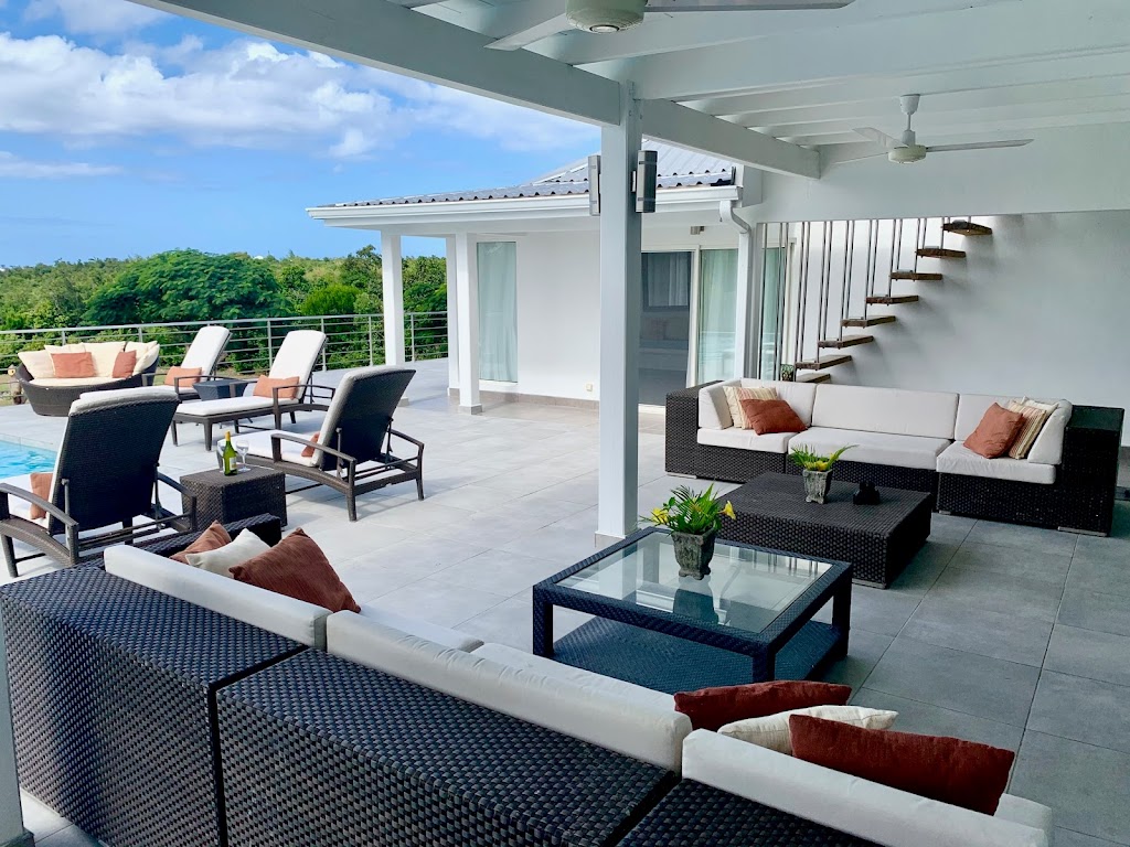 MAC Caribbean Villas | 9A Hyde Park Cir, Toronto, ON M3B 3N4, Canada | Phone: (416) 222-0025