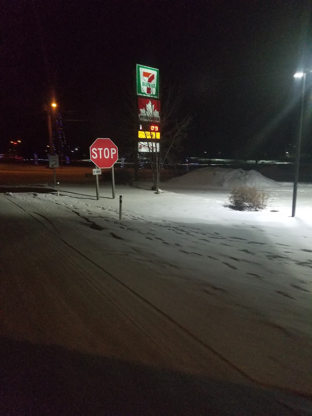 Esso | 4800 AB-2A #2, Ponoka, AB T4J 1K2, Canada | Phone: (403) 783-8272