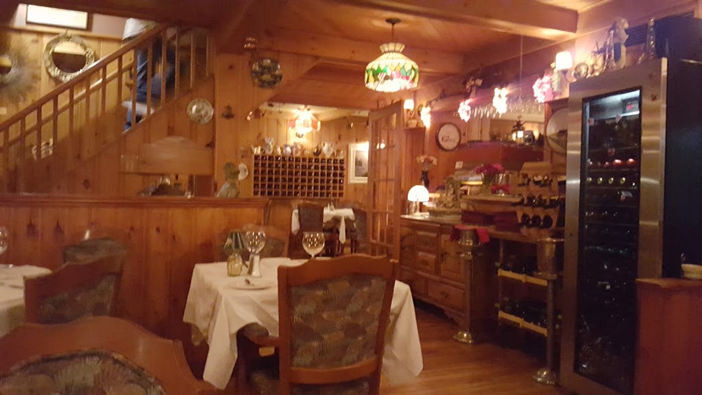 Restaurant Esmeralda Sur-Lac | 1223 Chemin du Chantecler, Sainte-Adèle, QC J8B 2Y3, Canada | Phone: (450) 229-5151