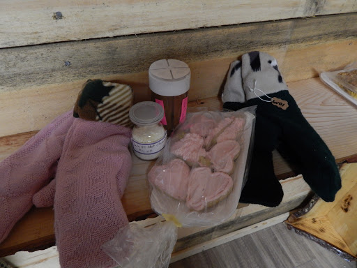 Crafty Treasures and Baked Goods | 118 New Canaan Rd, Kentville, NS B4N 4K1, Canada | Phone: (902) 760-1584