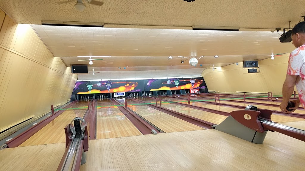 Georgian Lanes Entertainment | 58 Bowes St, Parry Sound, ON P2A 2L3, Canada | Phone: (705) 746-8384