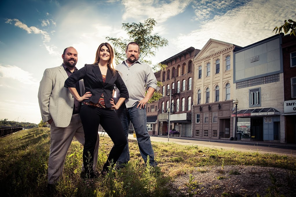 Photohouse Studio | 200 St George St, Brantford, ON N3R 1W4, Canada | Phone: (519) 774-8585