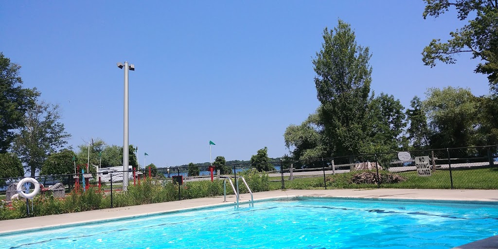 Riverside Park Motel and Campground | 13541 Niagara Pkwy, Niagara Falls, ON L2E 6S6, Canada | Phone: (905) 382-2204