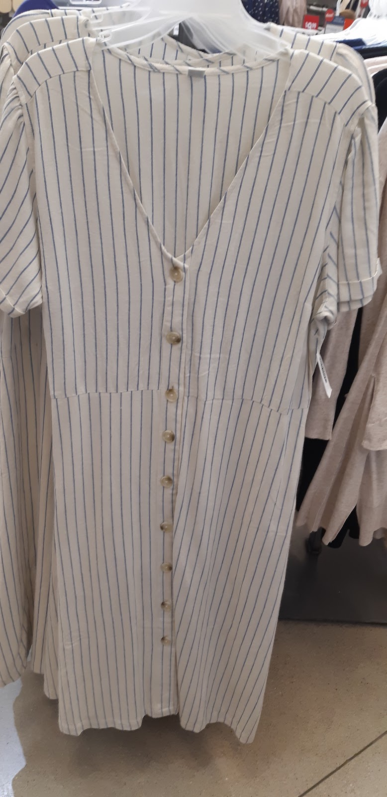 Old Navy Outlet | 555 Sterling Lyon Pkwy Anchor D, Winnipeg, MB R3P 2T3, Canada | Phone: (204) 453-3440