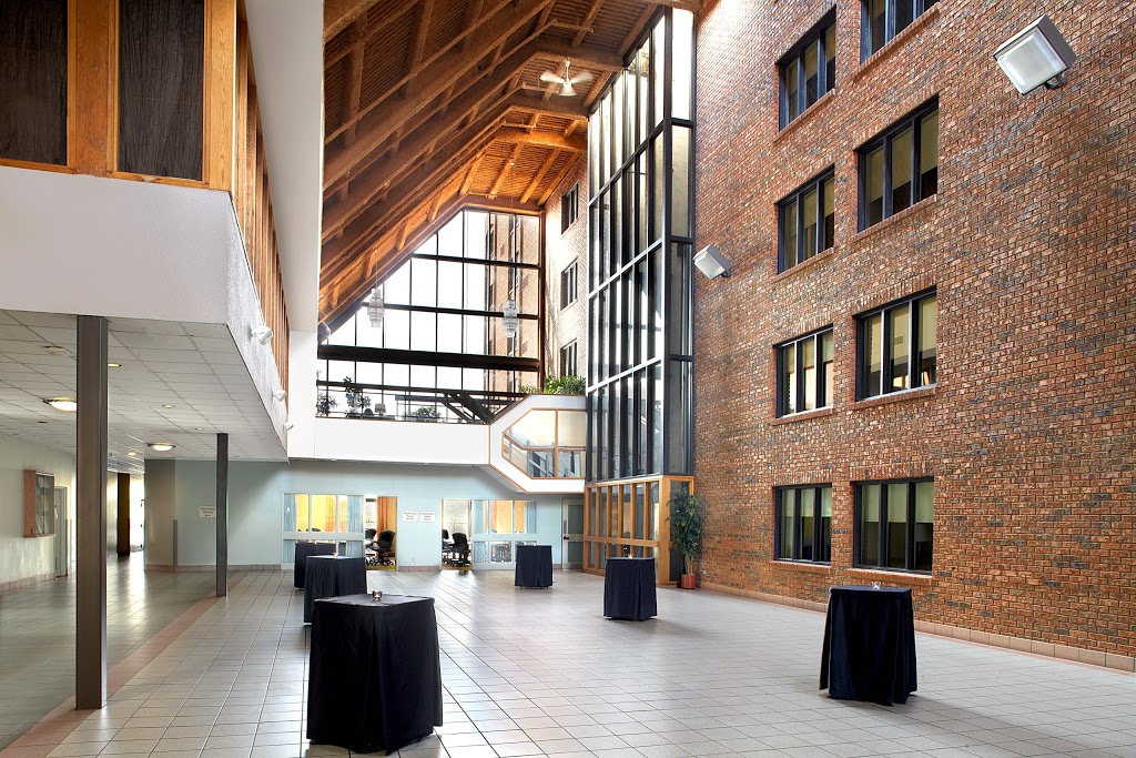 Ambassador Hotel & Conference Centre | 1550 Princess St, Kingston, ON K7M 9E3, Canada | Phone: (613) 548-3605
