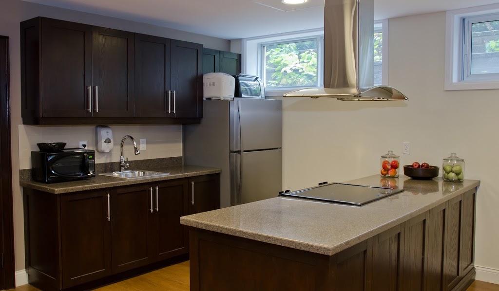 Revera Leaside | 14 William Morgan Dr #10, East York, ON M4H 1E7, Canada | Phone: (416) 425-3722