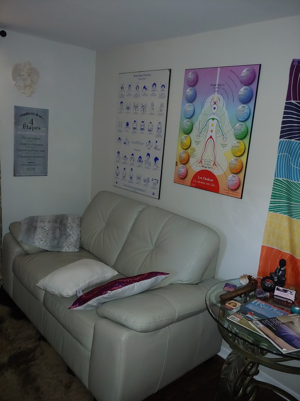 www.Centrereikimontreal.com | 1024A Bd Perrot, Notre-Dame-de-lÎle-Perrot, QC J7V 3H8, Canada | Phone: (514) 704-3374