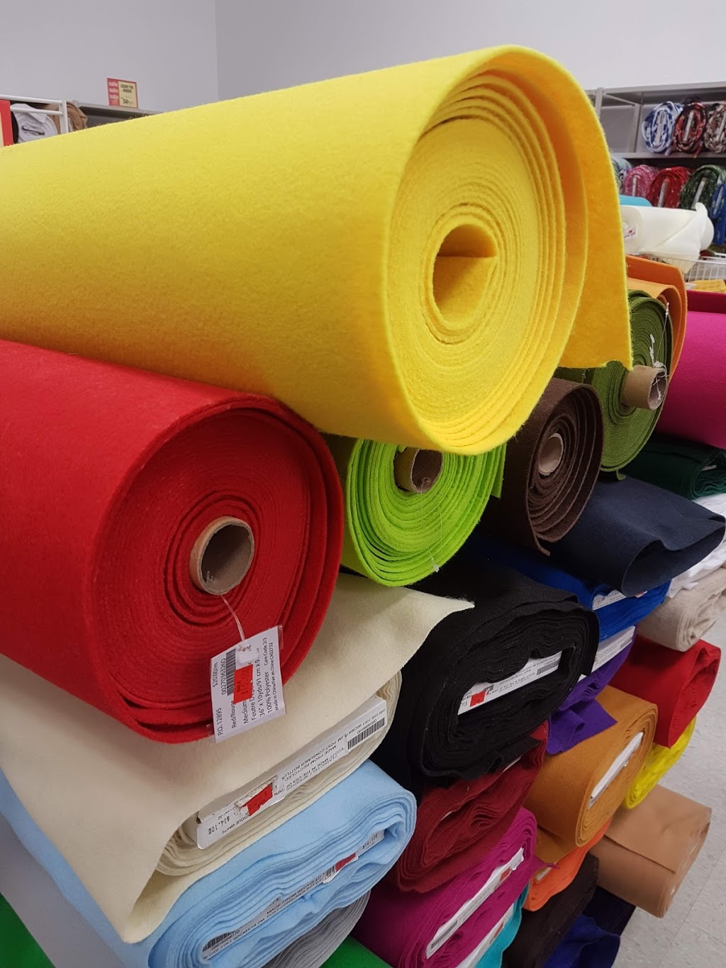Fabricland - Home Decor Centre | 2501 Hampshire Gate #7a, Oakville, ON L6H 6C8, Canada | Phone: (905) 287-4148