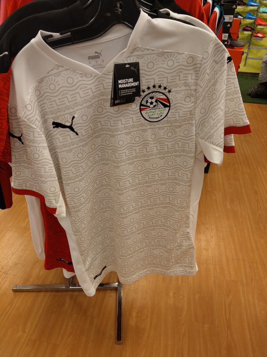 Soccer Experts | 2750 Bd Saint-Charles, Kirkland, QC H9H 3B6, Canada | Phone: (514) 694-0505